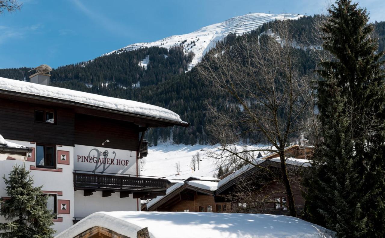 Hotel Pinzgauerhof - Inclusive Evening Dinner Saalbach-Hinterglemm Kültér fotó