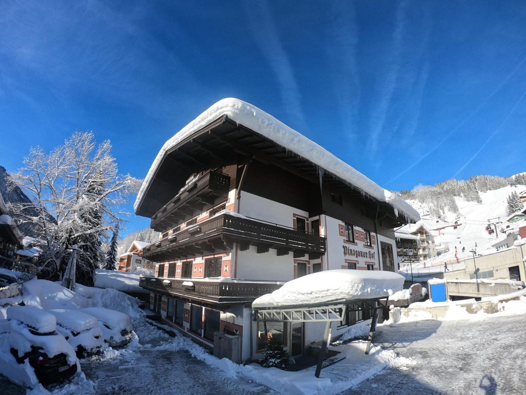 Hotel Pinzgauerhof - Inclusive Evening Dinner Saalbach-Hinterglemm Kültér fotó