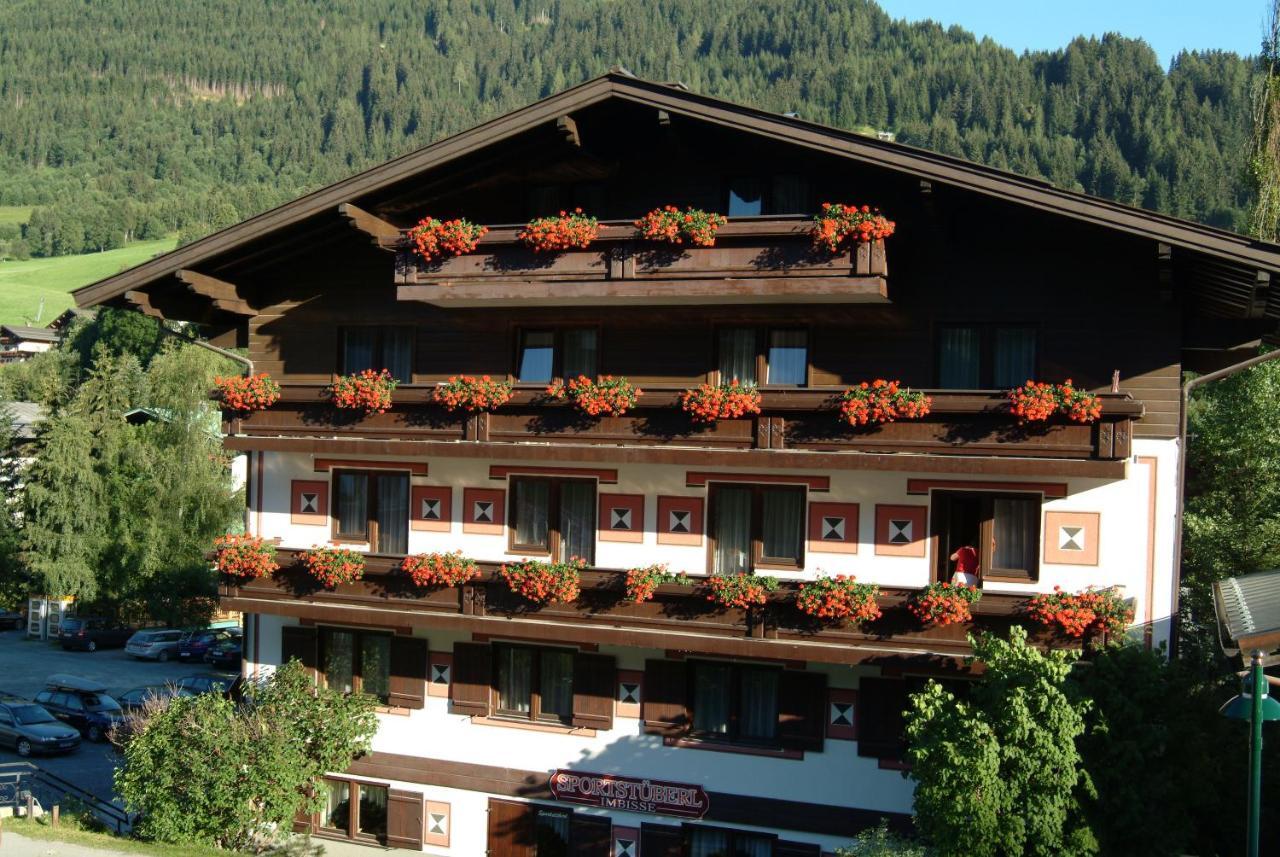 Hotel Pinzgauerhof - Inclusive Evening Dinner Saalbach-Hinterglemm Kültér fotó